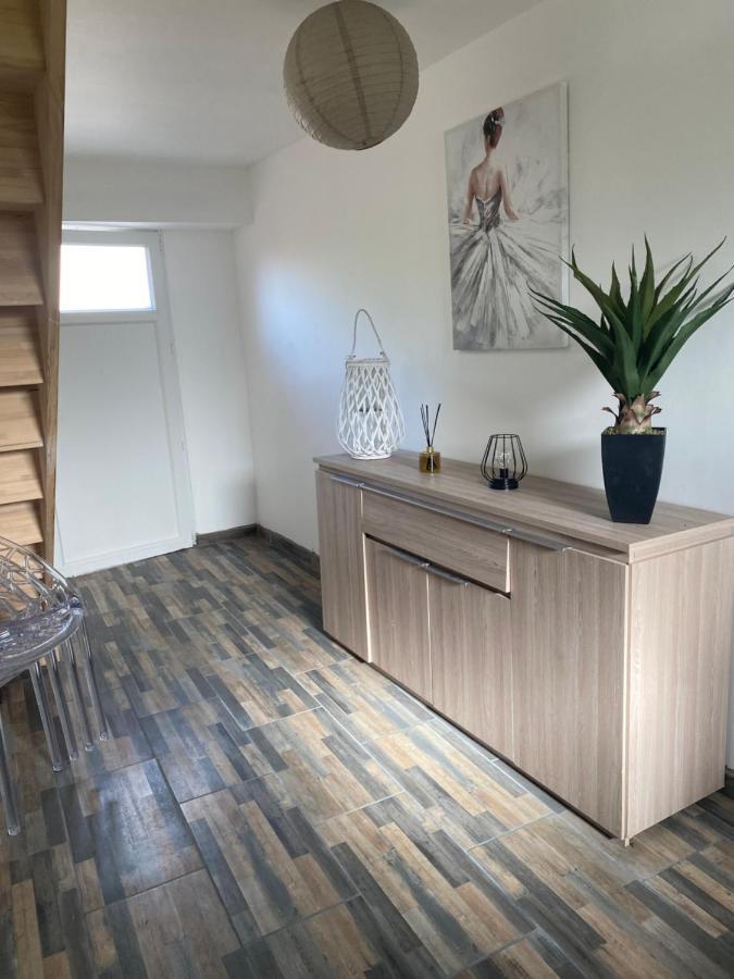 Appartement Contemporain Dange-Saint-Romain Экстерьер фото
